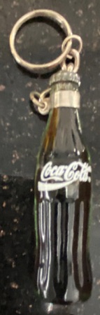 m06020-2 € 8,00 coca cola mini flejse met sleutelhanger.jpeg